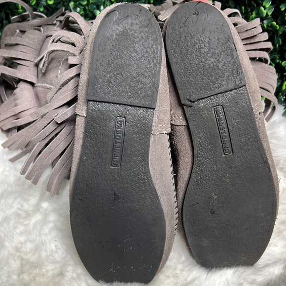 Minnetonka 3 layer fringe moccasin boots size 8 - Picture 10 of 14